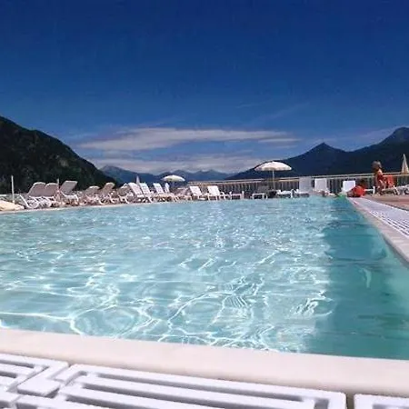 Sleeps 8 Pool Semesterbostad Menaggio